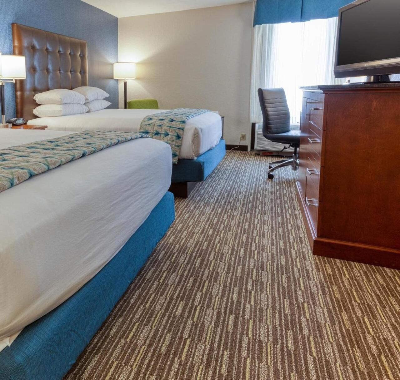 Heritage Inn & Suites St Louis Fenton, Trademark By Wyndham Exterior photo