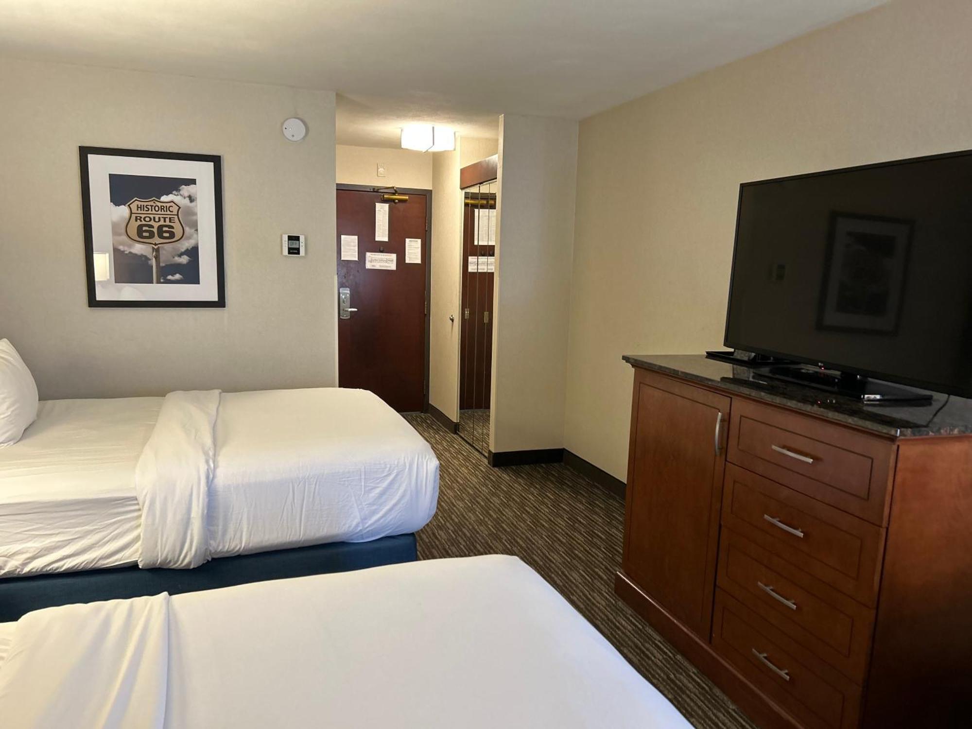 Heritage Inn & Suites St Louis Fenton, Trademark By Wyndham Exterior photo
