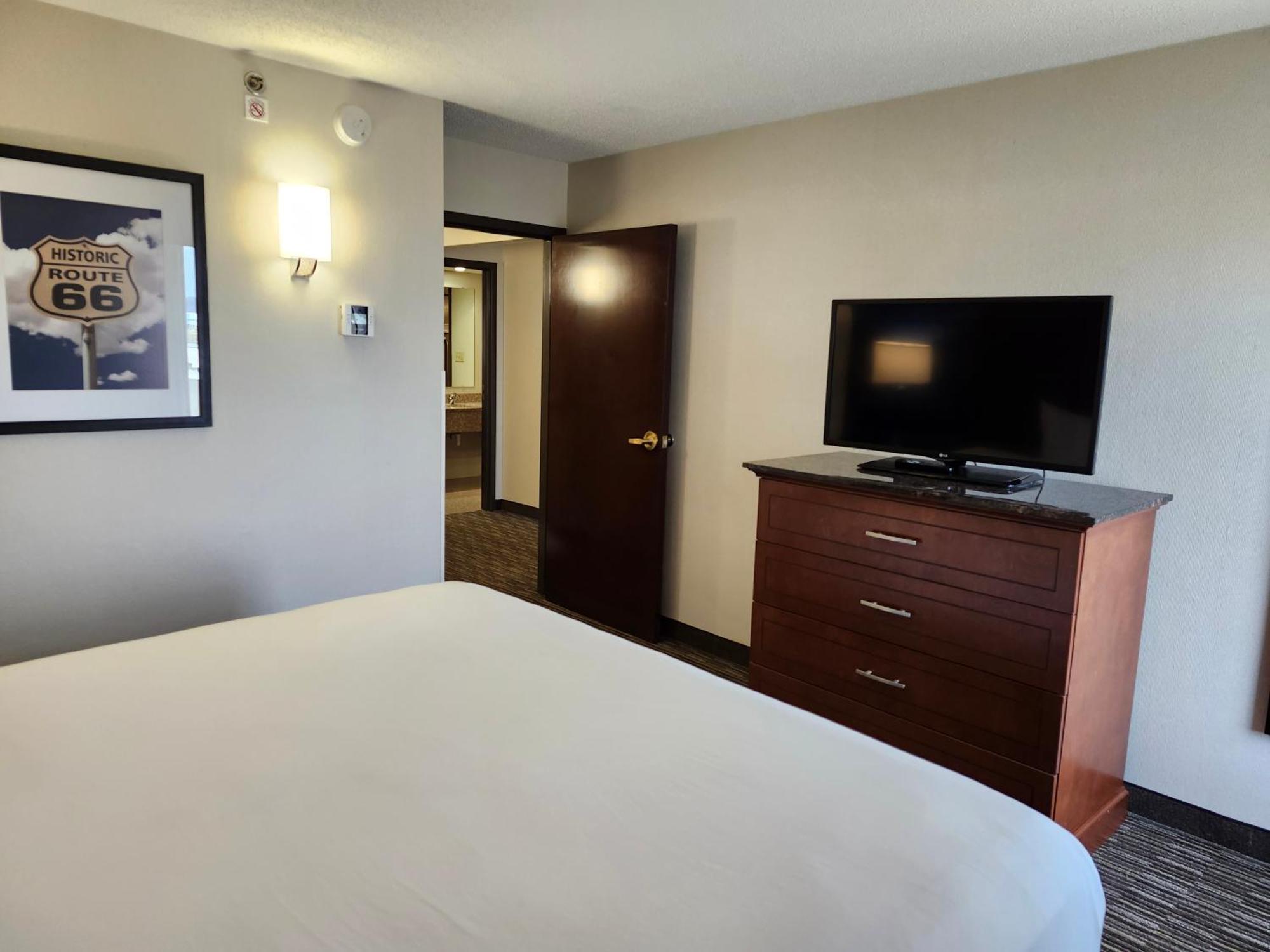 Heritage Inn & Suites St Louis Fenton, Trademark By Wyndham Exterior photo