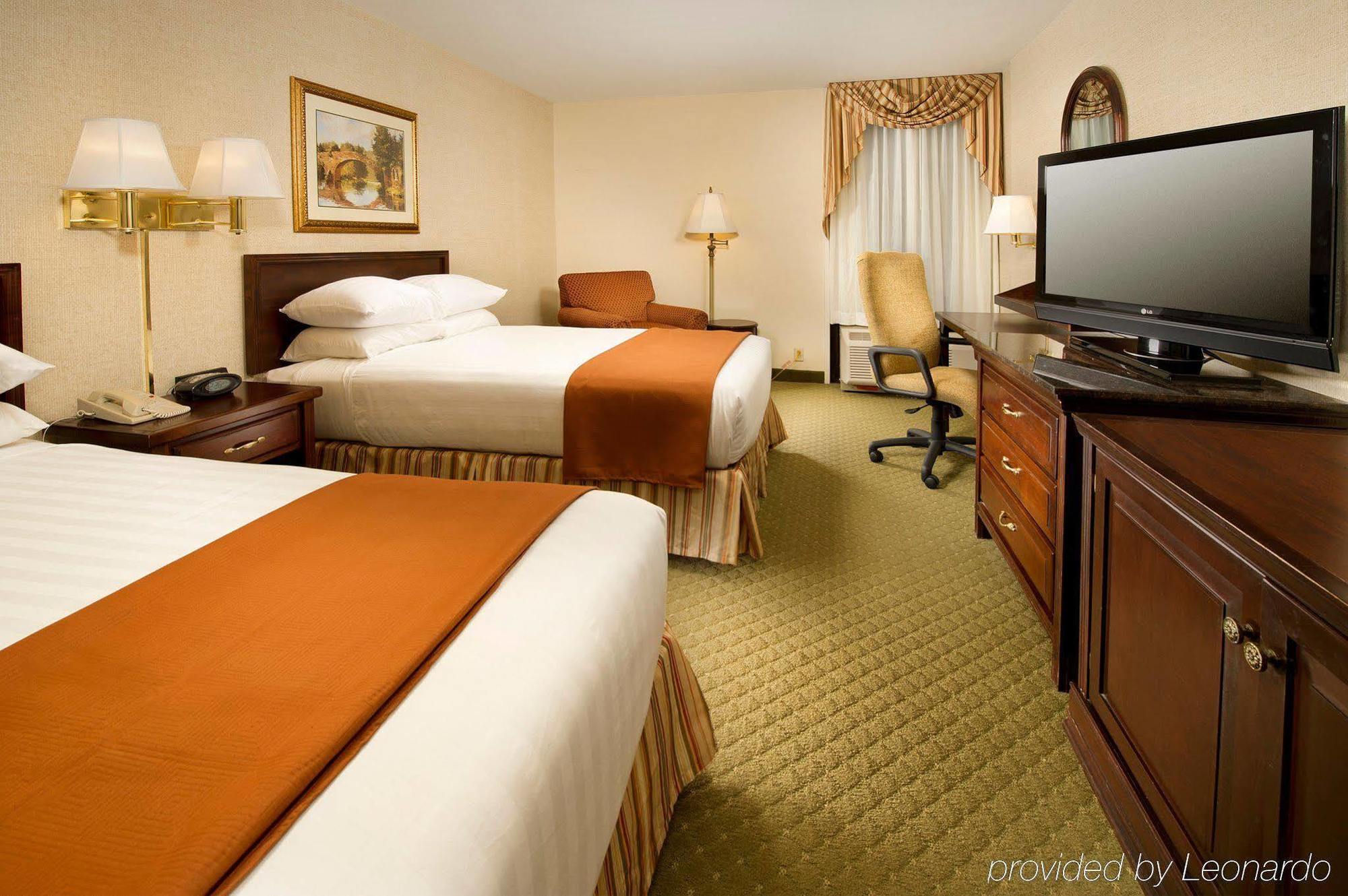 Heritage Inn & Suites St Louis Fenton, Trademark By Wyndham Exterior photo
